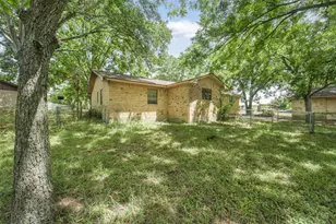 321 Johnson St, Brenham, TX 77833 - Photo 44