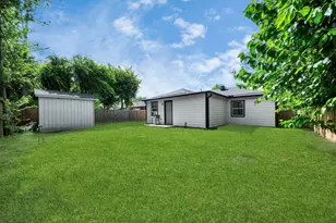 3330 Dulcrest St, Houston, TX 77051 - Photo 14