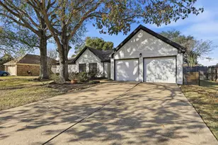 3012 Sugar Wood Dr, League City, TX 77573 - Photo 2