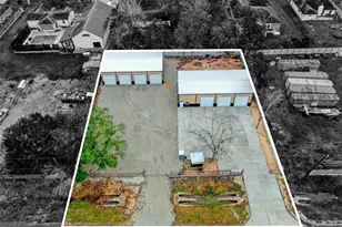 13051 Pleasant Valley Dr, Rosharon, TX 77583 - Photo 8