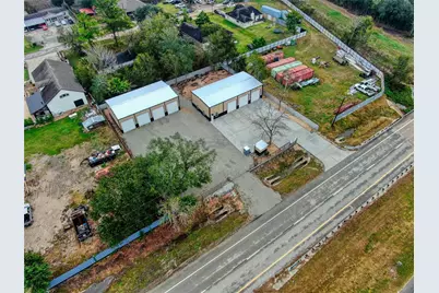 13051 Pleasant Valley Drive #B, Rosharon, TX 77583 - Photo 10