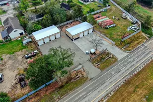 13051 Pleasant Valley Dr, Rosharon, TX 77583 - Photo 10