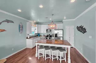 979 Palm Ridge Dr, Crystal Beach, TX 77650 - Photo 12