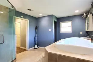 10108 Woodhollow Dr, Conroe, TX 77385 - Photo 14