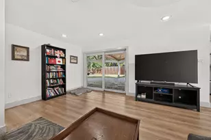 9906 Cliffwood Dr, Houston, TX 77096 - Photo 24