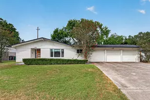 9906 Cliffwood Dr, Houston, TX 77096 - Photo 1