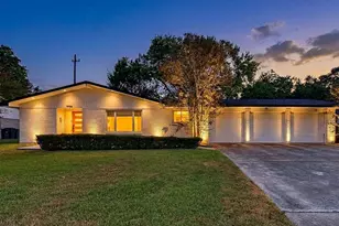 9906 Cliffwood Dr, Houston, TX 77096 - Photo 1