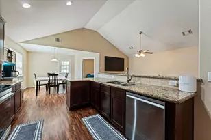 407 Corydon Dr, Houston, TX 77336 - Photo 8