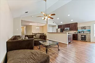 407 Corydon Dr, Houston, TX 77336 - Photo 4