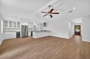 5727 Cartagena St, Houston, TX 77035 - Photo 10