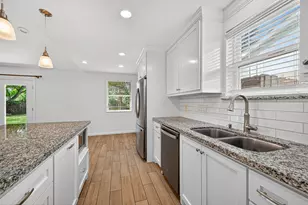 5727 Cartagena St, Houston, TX 77035 - Photo 12