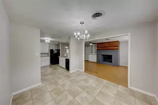 2110 Pecan St, Dickinson, TX 77539 - Photo 2