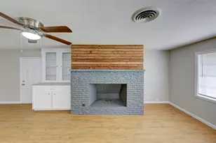 2110 Pecan St, Dickinson, TX 77539 - Photo 4