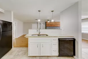 2110 Pecan St, Dickinson, TX 77539 - Photo 6