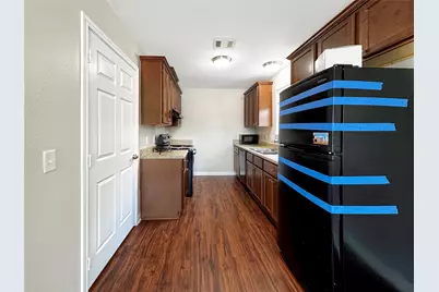 7426 Blue Jay Drive, Texas City, TX 77591 - Photo 6