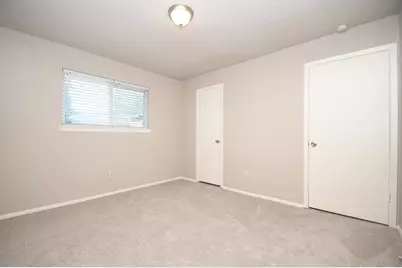 10102 Barmont Drive, La Porte, TX 77571 - Photo 14