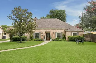 10802 Piping Rock Ln, Houston, TX 77042 - Photo 1