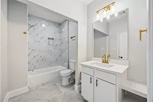 2207 Des Chaumes St, Houston, TX 77026 - Photo 22