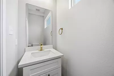 2207 Des Chaumes Street, Houston, TX 77026 - Photo 14