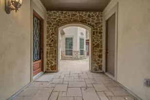 5711 Avon Landing Ln, Sugar Land, TX 77479 - Photo 2