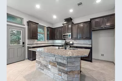 211 Cheswood Forest Place, Montgomery, TX 77316 - Photo 6