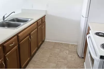 421 W Water St, Flint, MI 48503 - Photo 6