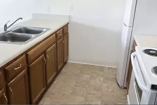 421 W Water St, Flint, MI 48503 - Photo 6