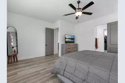11823 Sawgrass Drive, Mont Belvieu, TX 77523 - Photo 14