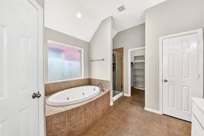 1470 Sherwood Park Circle, Houston, TX 77043 - Photo 26