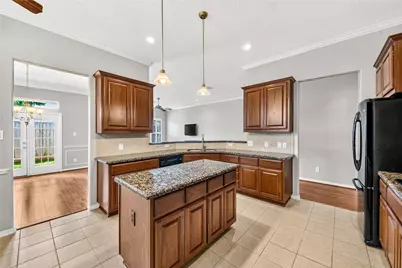 1470 Sherwood Park Circle, Houston, TX 77043 - Photo 16