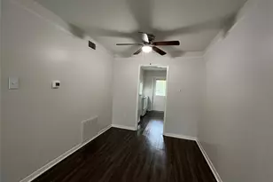 500 Willow Dr, Lake Jackson, TX 77566 - Photo 4