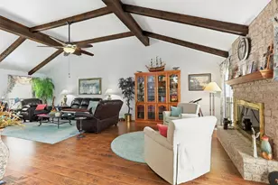 10127 Sageglow Dr, Houston, TX 77089 - Photo 8