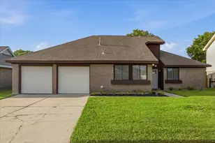 1909 Wildwood Dr, Deer Park, TX 77536 - Photo 2