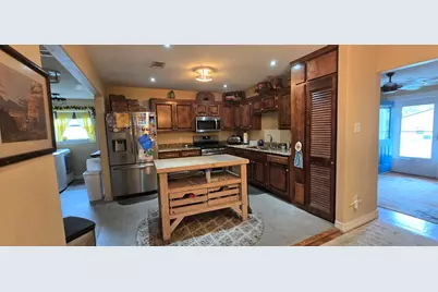 1206 Nelson Street, Yoakum, TX 77995 - Photo 2