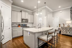 8422 Oak Leaf Point Dr, Houston, TX 77055 - Photo 10