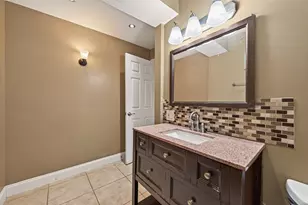 2201 Fountain View Dr, Houston, TX 77057 - Photo 16