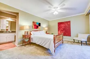 10220 Memorial Dr, Houston, TX 77024 - Photo 2