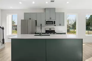 1313 Knight St, Houston, TX 77022 - Photo 4