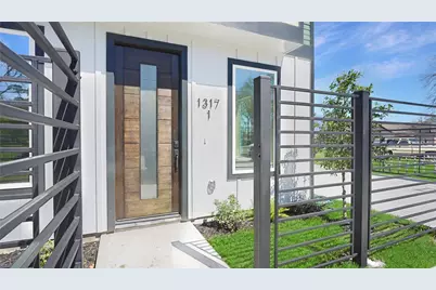 1317 Knight St #1, Houston, TX 77022 - Photo 2