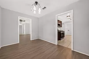 7214 Tours St, Houston, TX 77036 - Photo 10