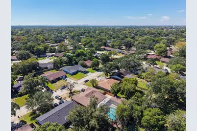 2006 Chilton Drive, Baytown, TX 77520 - Photo 40