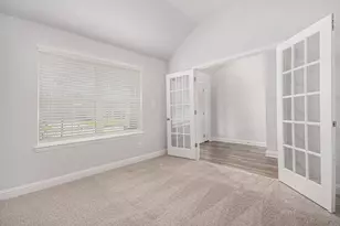 13615 Seneca Lk Dr, Texas City, TX 77568 - Photo 2