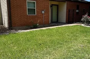 111 Briar Ridge Dr, Bellville, TX 77418 - Photo 2