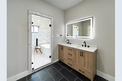 619 Chuckwagon Trail, Angleton, TX 77515 - Photo 28