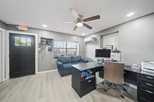 527 Pampa St, Pasadena, TX 77504 - Photo 2