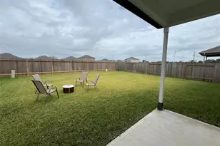 339 Paso Fino Dr, Alvin, TX 77511 - Photo 2