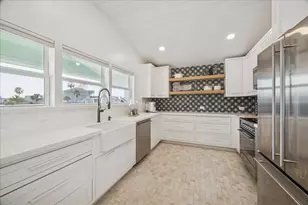 218 Kameha Dr, Tiki Island, TX 77554 - Photo 10