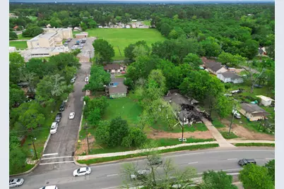 406 E Phillips Street, Conroe, TX 77301 - Photo 10