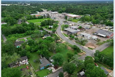 406 E Phillips Street, Conroe, TX 77301 - Photo 22