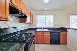 8611 Pool Creek Dr, Houston, TX 77095 - Photo 16